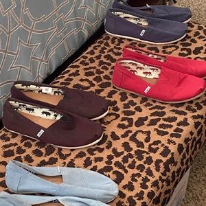 Toms